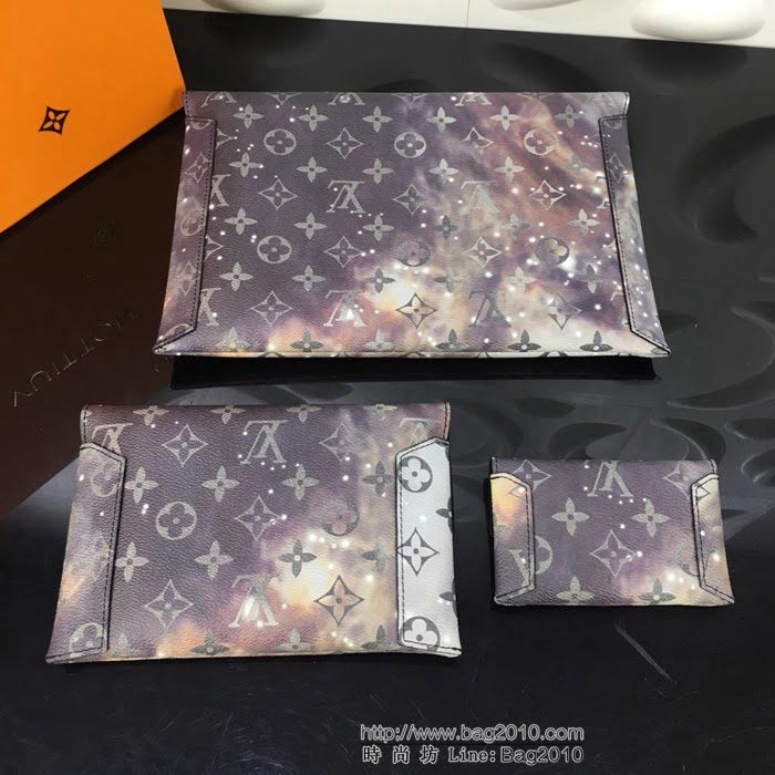 路易威登LV 頂級原單 M44177 Pochette Alpha Triple手袋 三只相互嵌套口袋 Monogram Galaxy帆布 三款口袋均可單獨手持  YDH2588